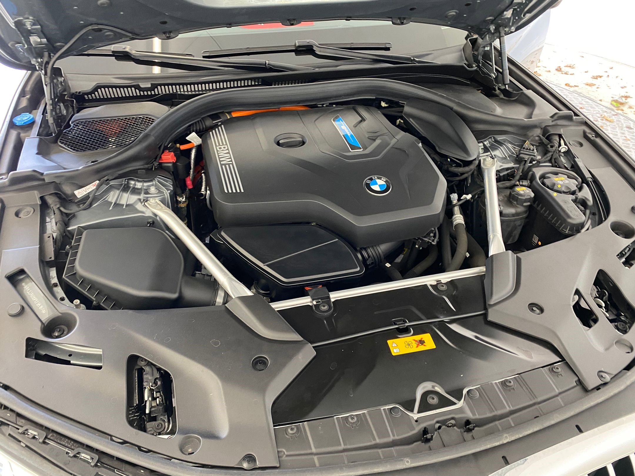 Certified 2023 BMW 530e xDrive w/ M Sport Package image 32