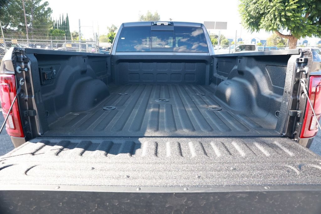 New 2026 RAM 3500 Big Horn AWD/4WD image 32