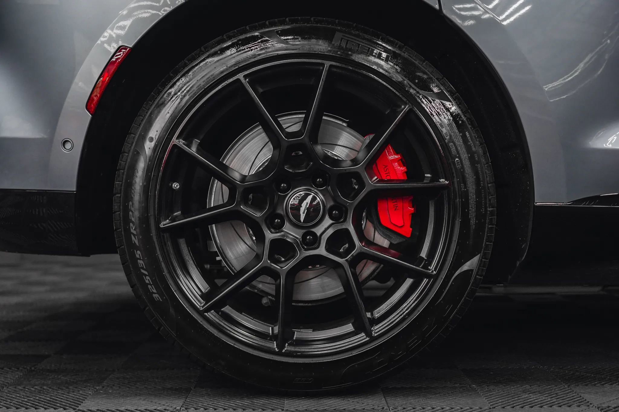 Used 2021 Aston Martin DBX AWD/4WD image 17