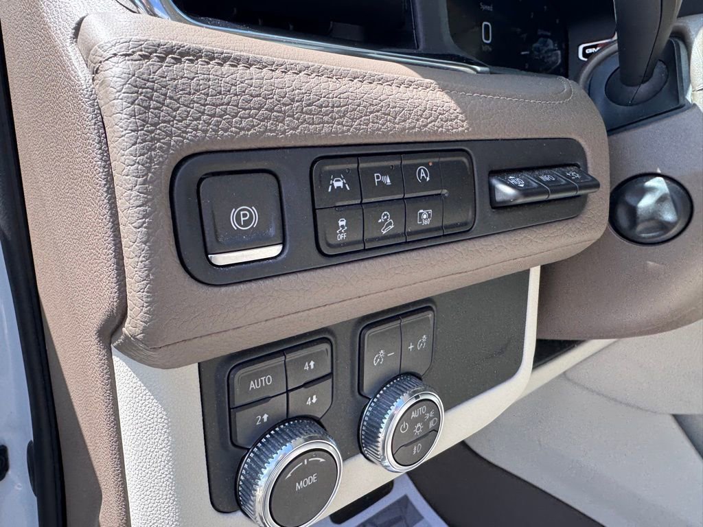 Used 2023 GMC Yukon XL Denali image 14