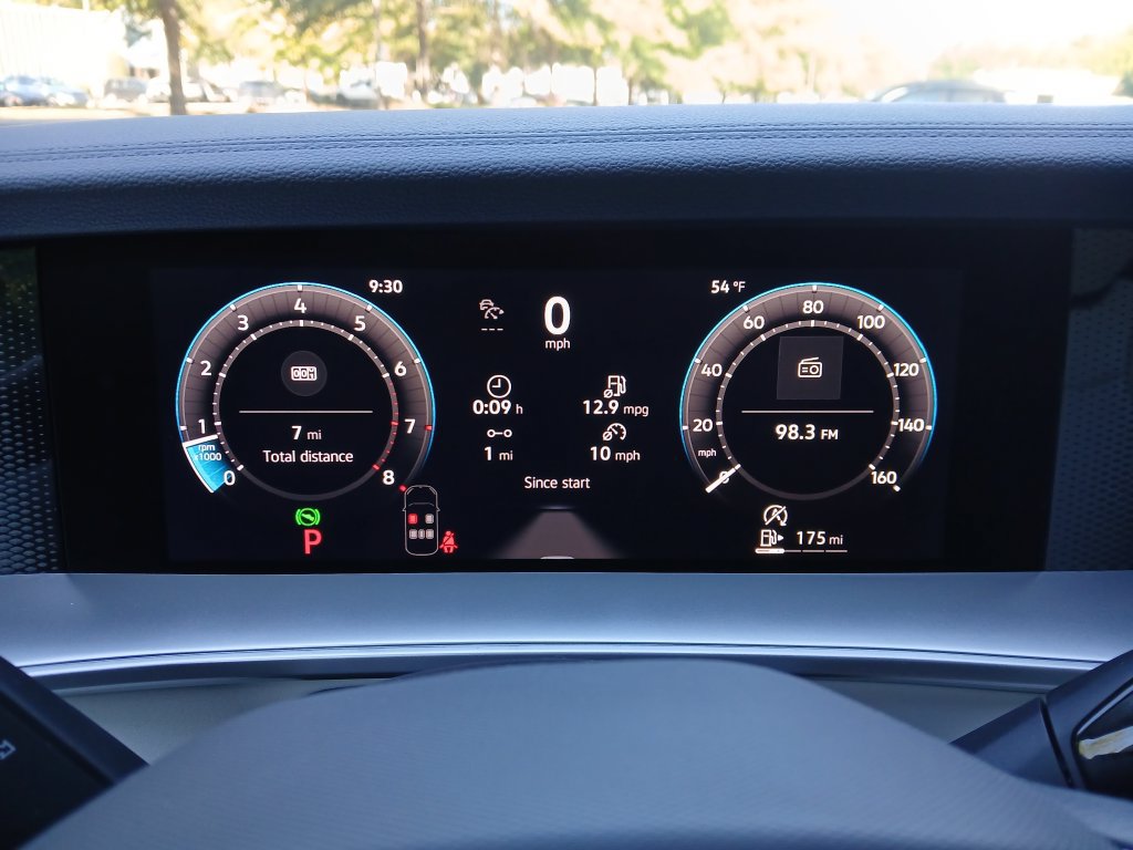 New 2027 Volkswagen Tiguan SE FWD image 15
