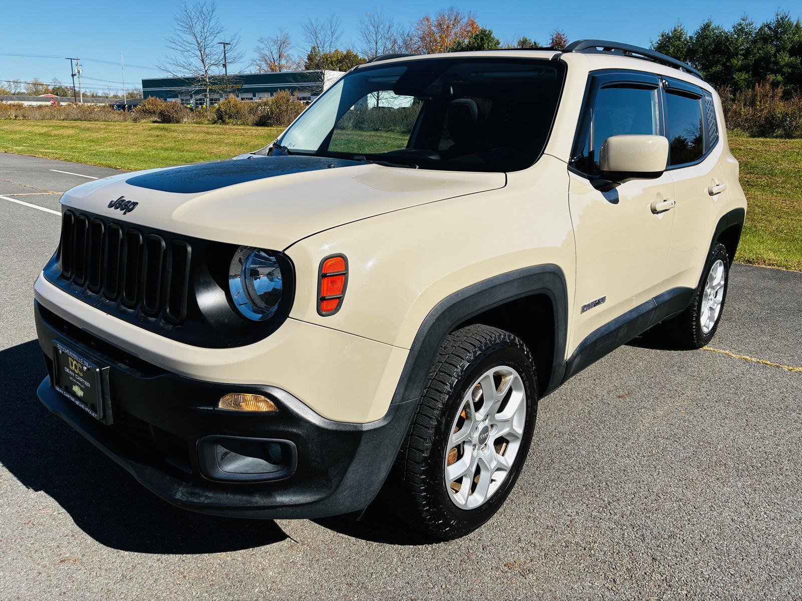 Used 2016 Jeep Renegade Latitude image 2