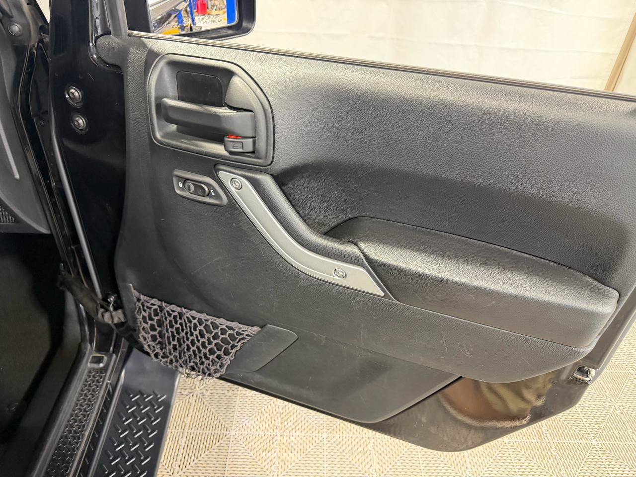 Used 2017 Jeep Wrangler Unlimited Sahara AWD/4WD image 13