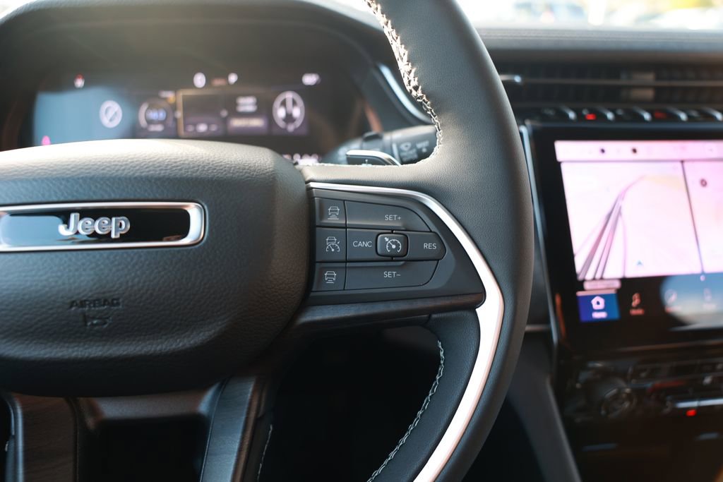 New 2025 Jeep Grand Cherokee Limited image 18