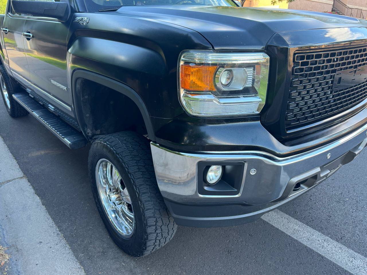Used 2015 GMC Sierra 1500 SLT w/ SLT Crew Cab Value Package AWD/4WD image 47