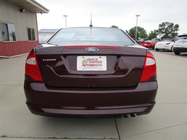 Used 2012 Ford Fusion S FWD image 8