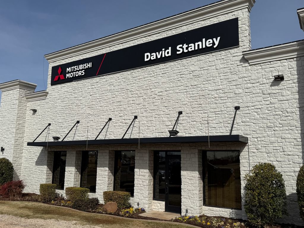 New 2026 Mitsubishi Outlander SE image 14