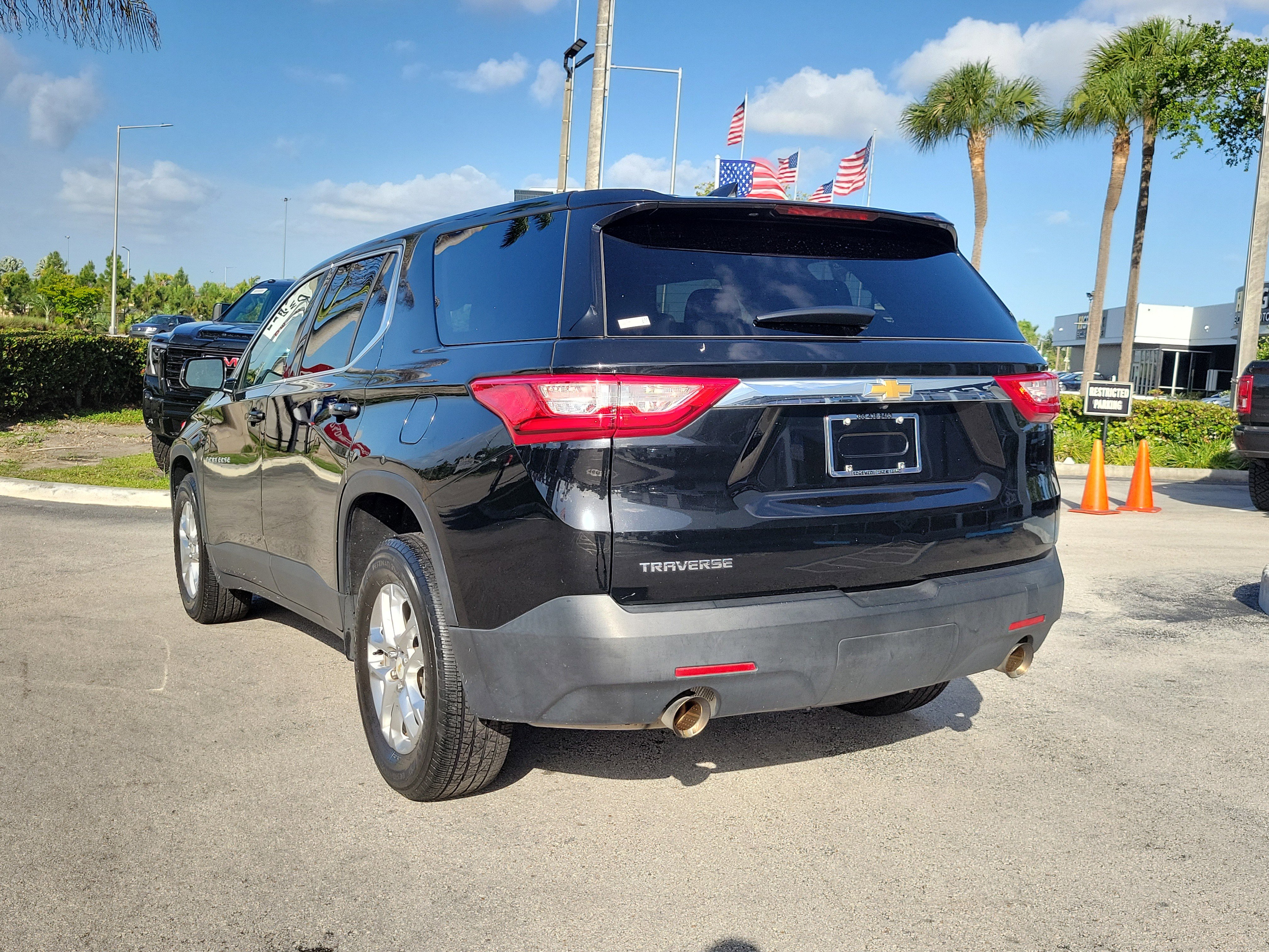 Used 2019 Chevrolet Traverse LS FWD image 7