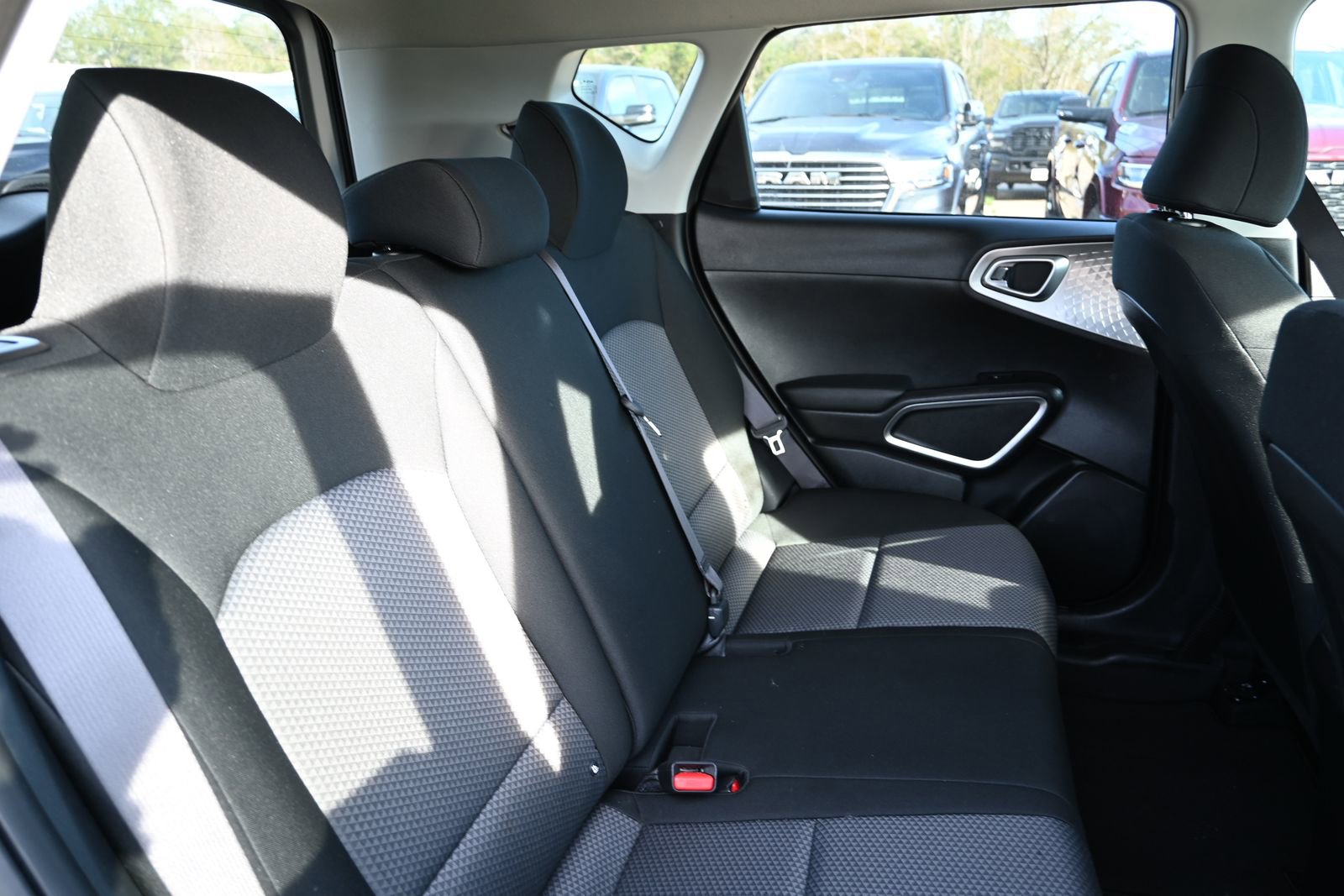 Used 2025 Kia Soul LX w/ LX Technology Package image 18