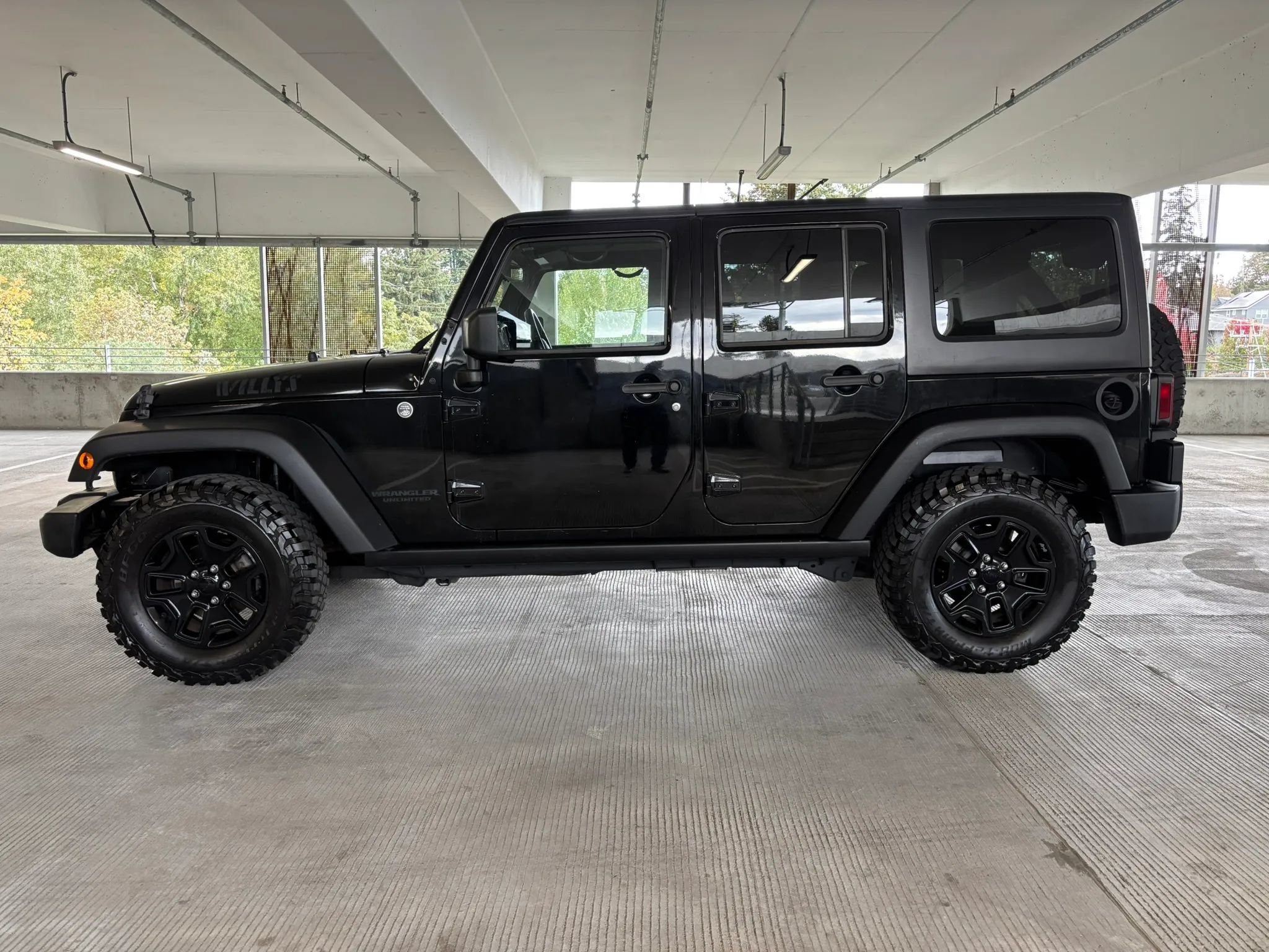 Used 2015 Jeep Wrangler Unlimited Sport AWD/4WD image 2