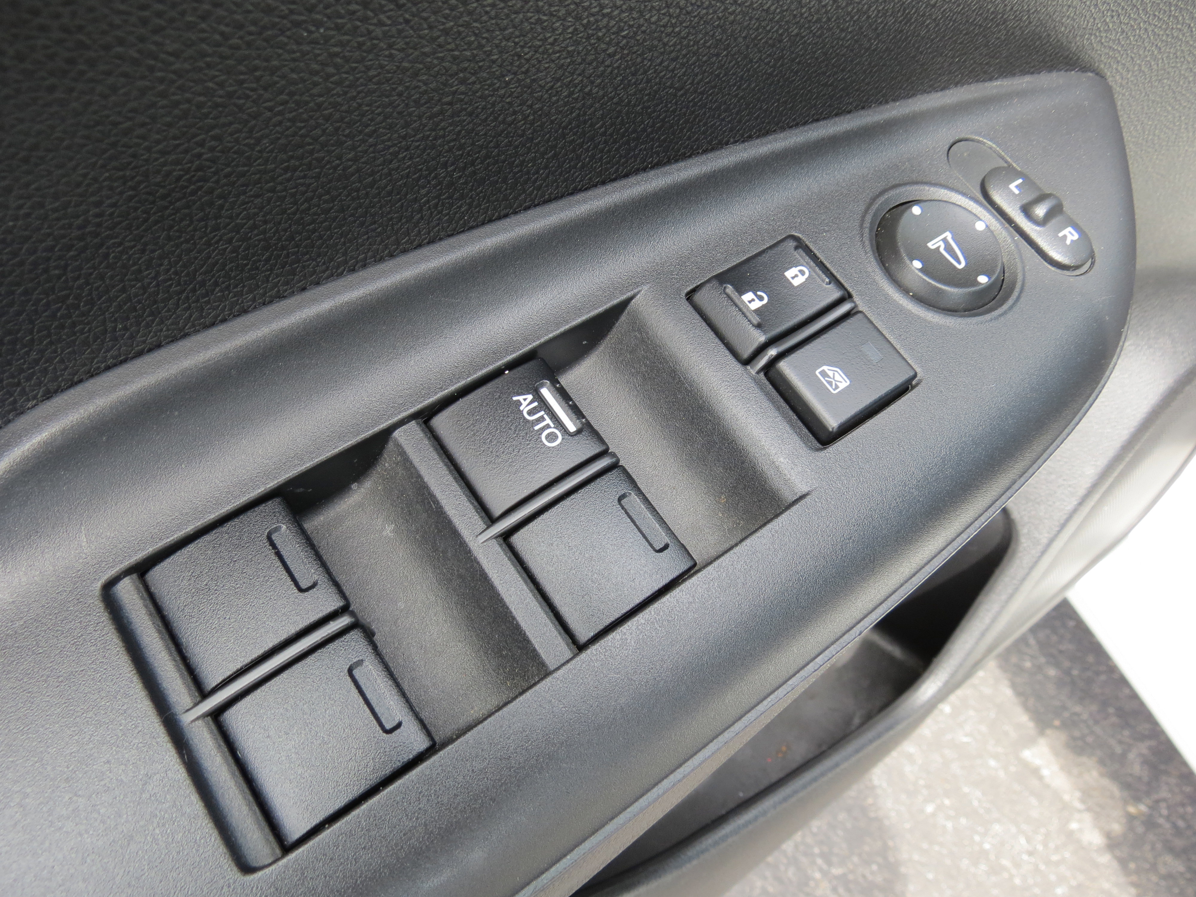 Used 2016 Honda Fit EX image 27