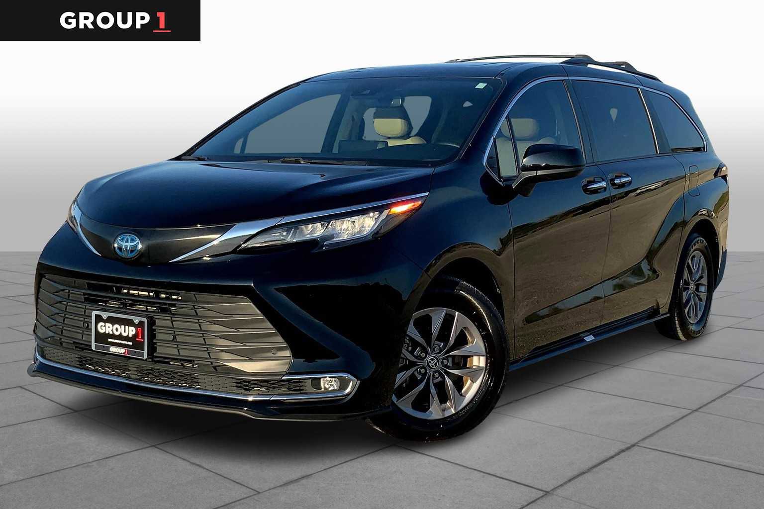 Used 2023 Toyota Sienna XLE