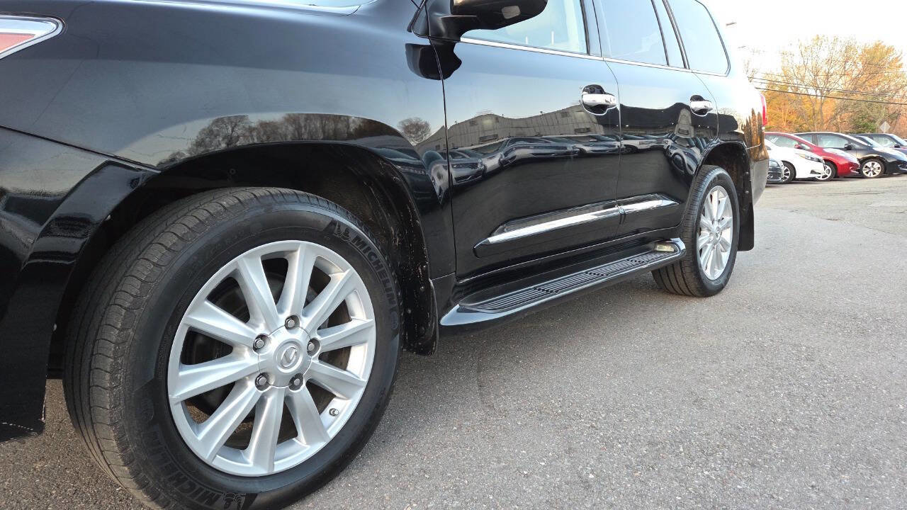 Used 2011 Lexus LX 570 4WD image 7