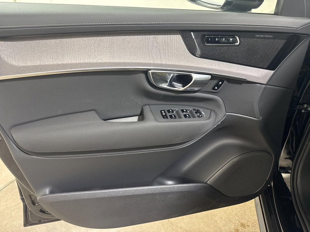 New 2026 Volvo XC90 B6 Ultra w/ Lounge Package AWD/4WD image 17