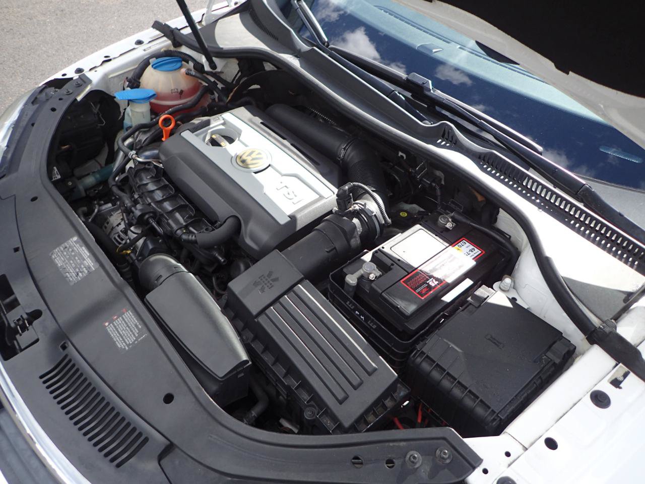 Used 2009 Volkswagen Eos Lux FWD image 25