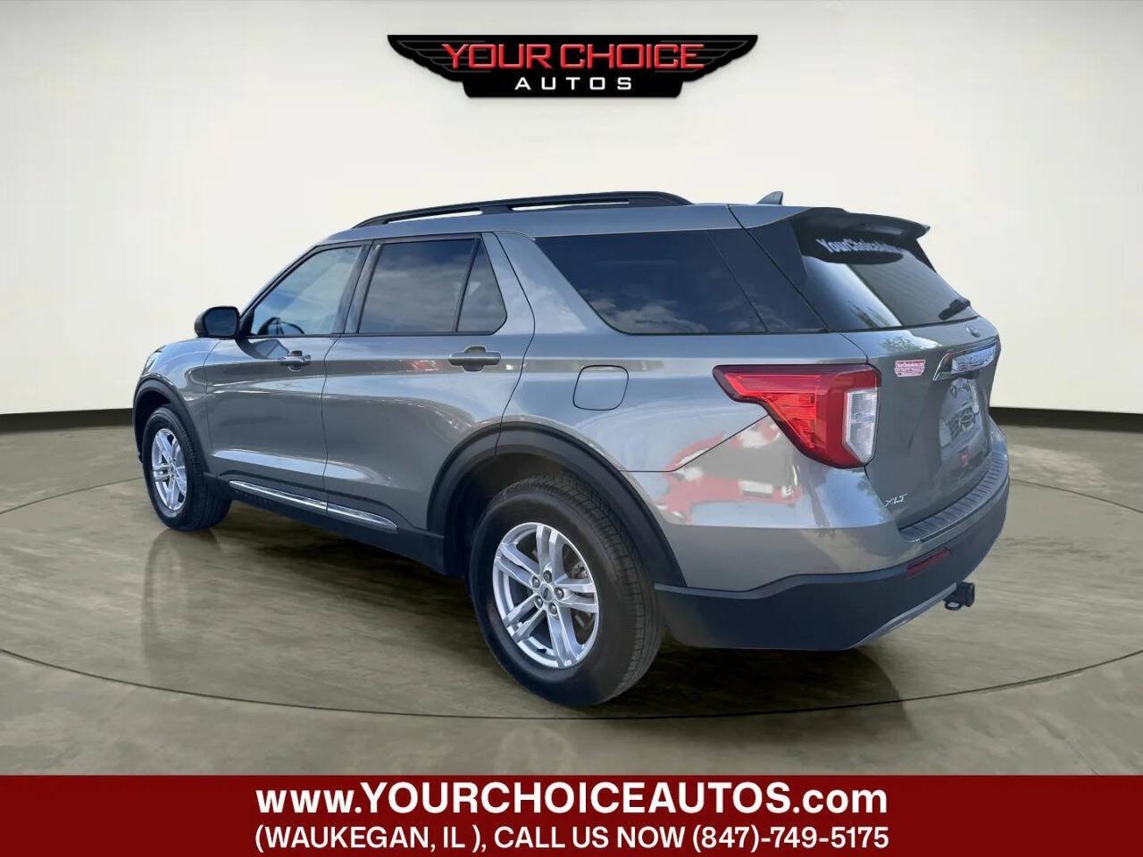Used 2020 Ford Explorer XLT w/ Equipment Group 202A AWD/4WD image 3