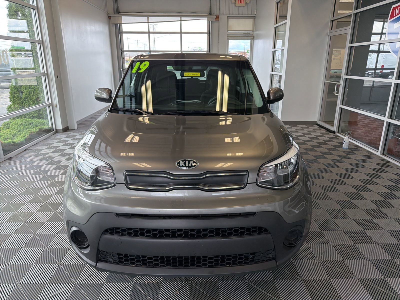Used 2019 Kia Soul FWD image 2