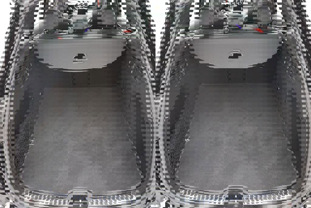 Used 2025 Mercedes-Benz GLC 43 AMG 4MATIC image 37