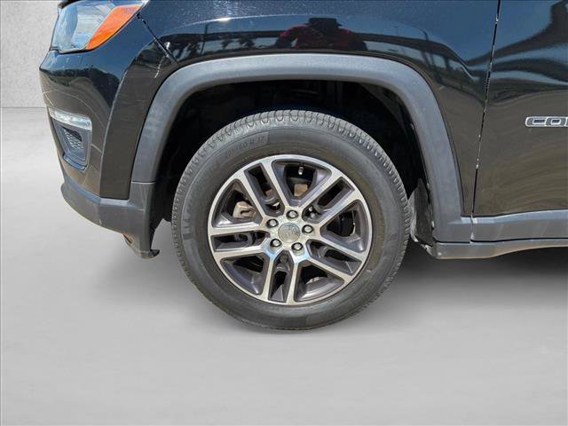 Used 2018 Jeep Compass Latitude w/ Popular Equipment Group FWD image 23
