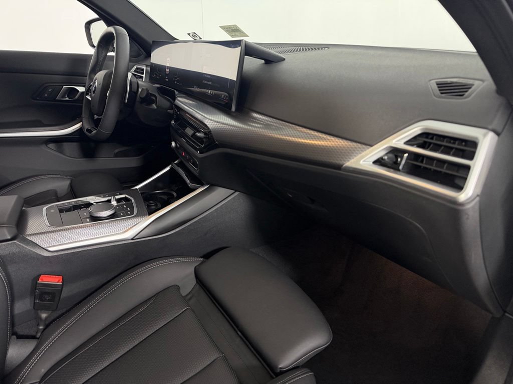 Used 2025 BMW 330i xDrive Sedan AWD/4WD image 29