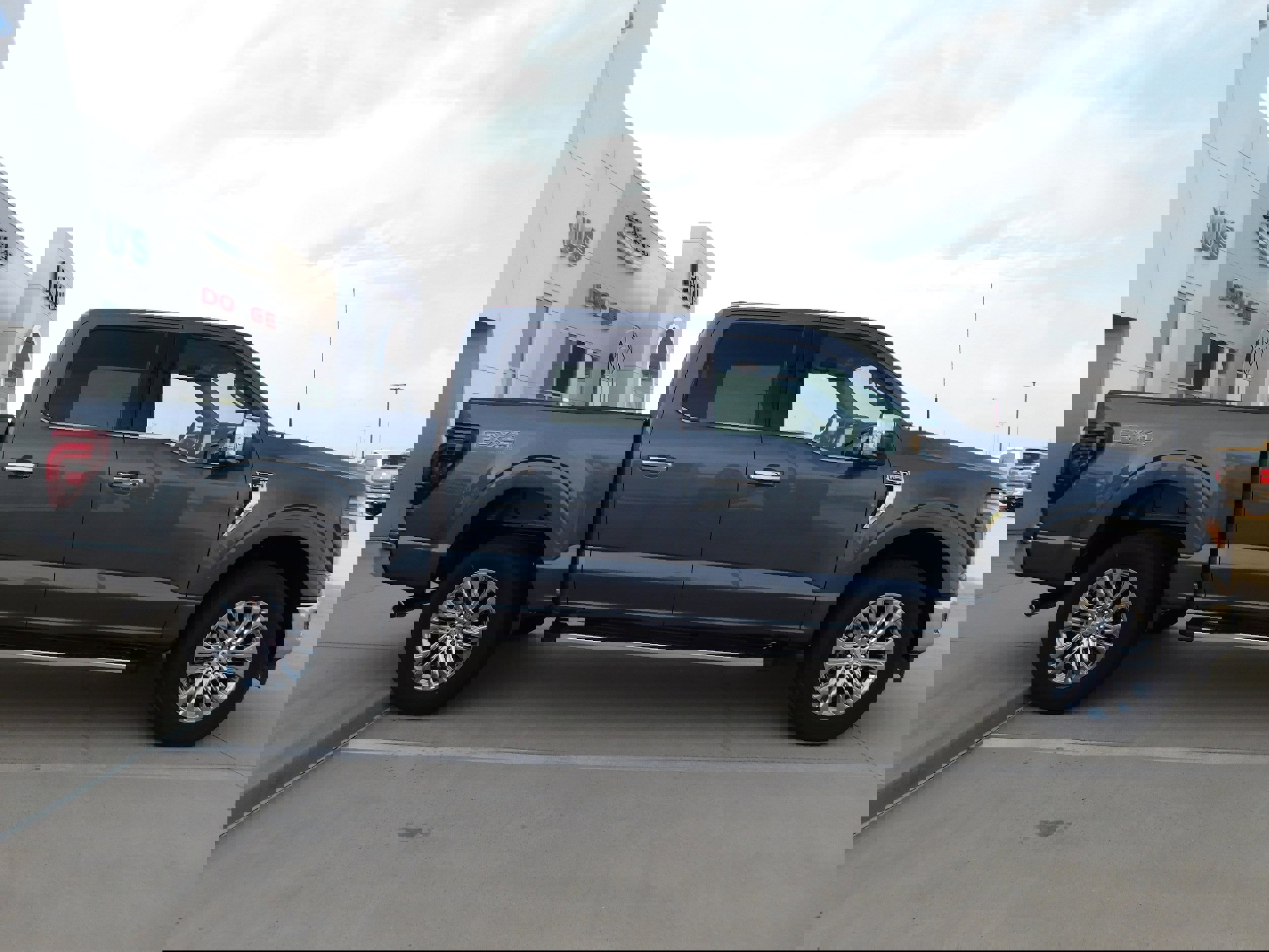 New 2025 Ford F150 Lariat w/ Equipment Group 501A Mid image 5
