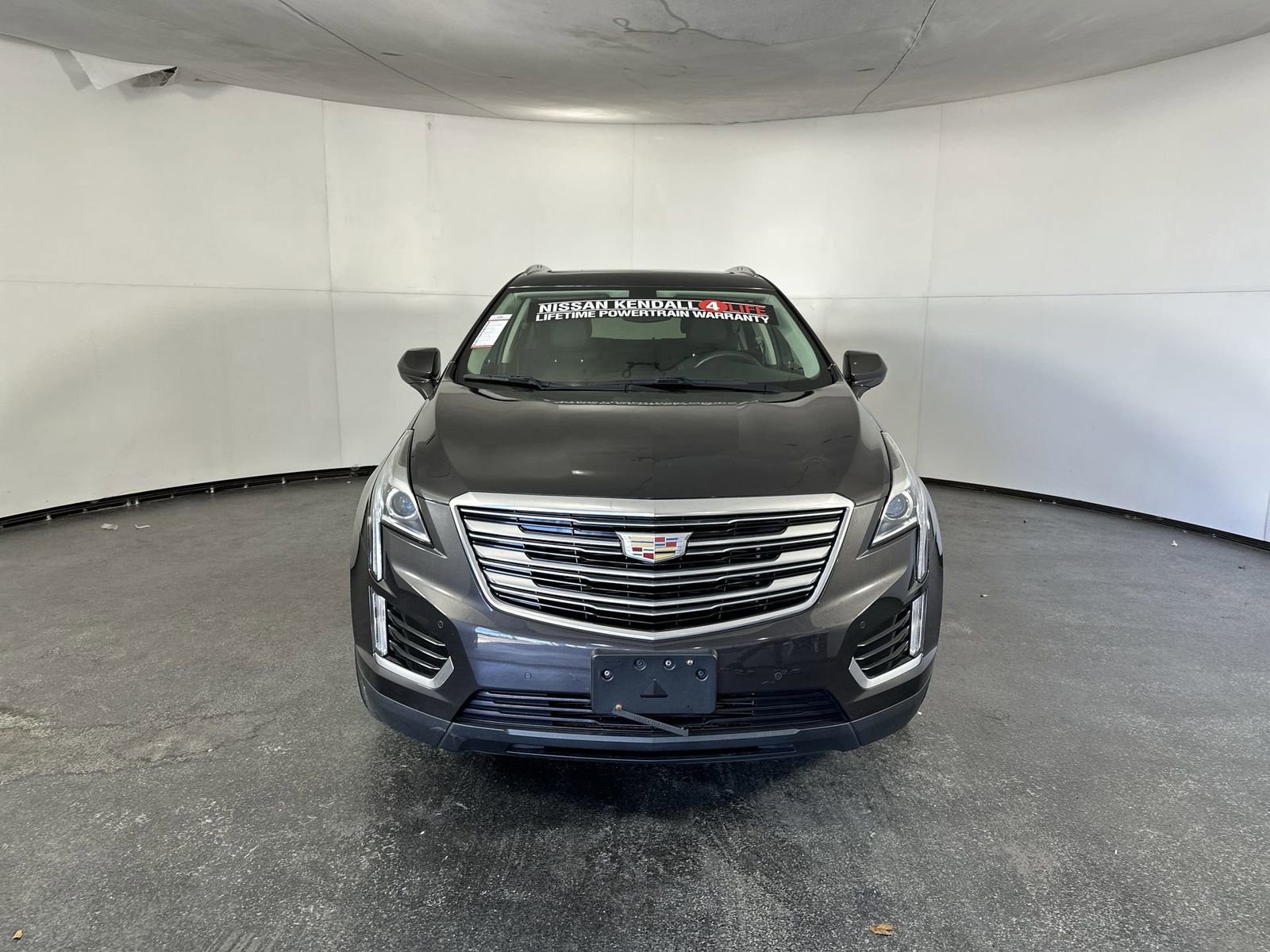 Used 2017 Cadillac XT5 Luxury w/ Driver Awareness Package image 4