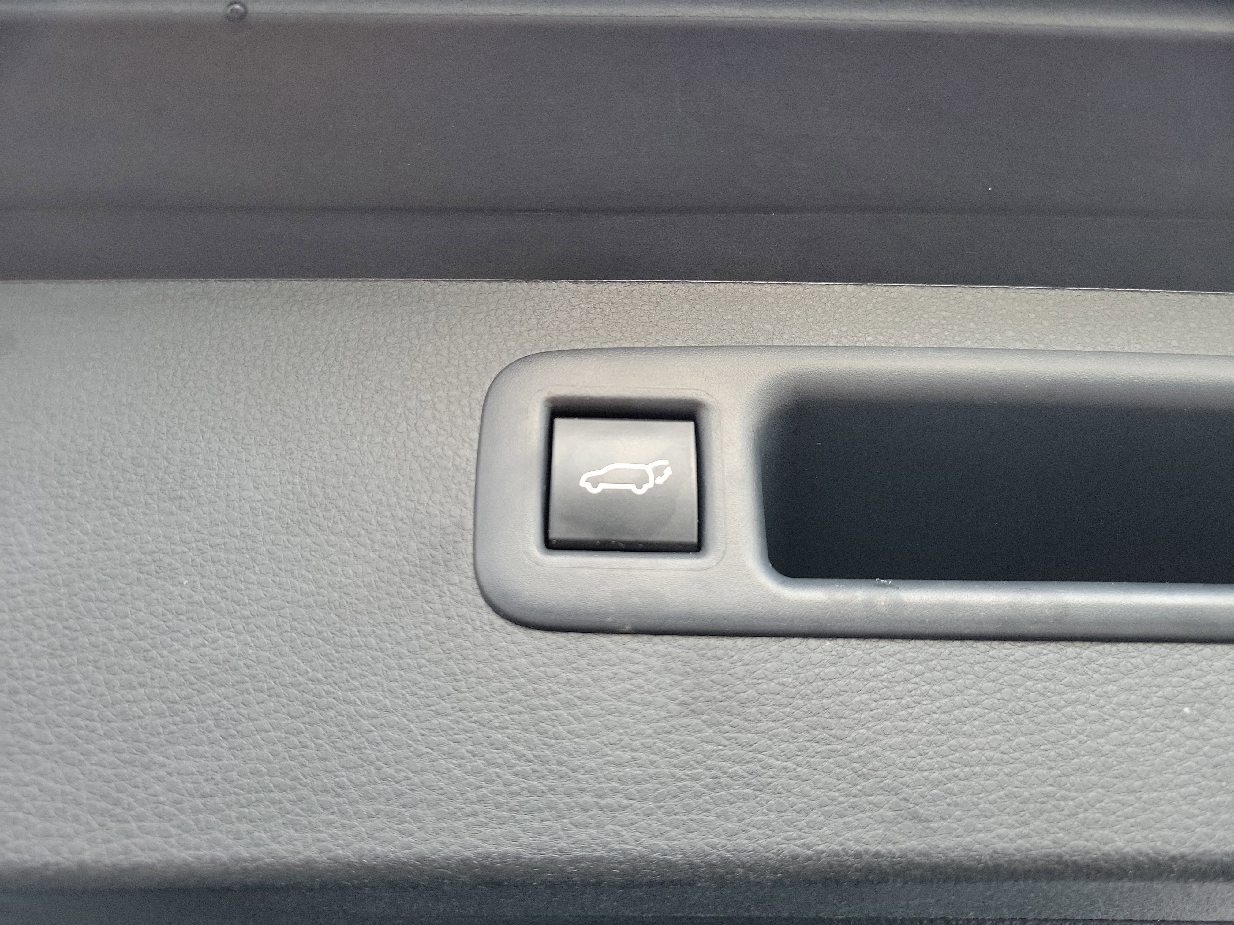 Used 2023 Toyota Highlander XLE image 12