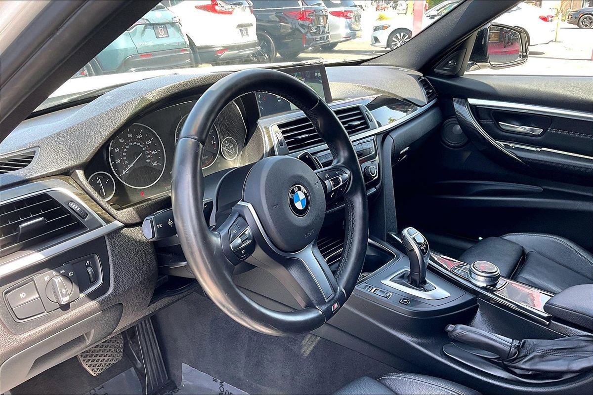 Used 2017 BMW 330i Sedan RWD image 23