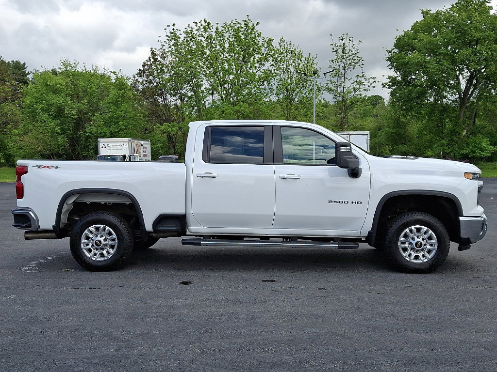 Used 2024 Chevrolet Silverado 2500 LT AWD/4WD image 10