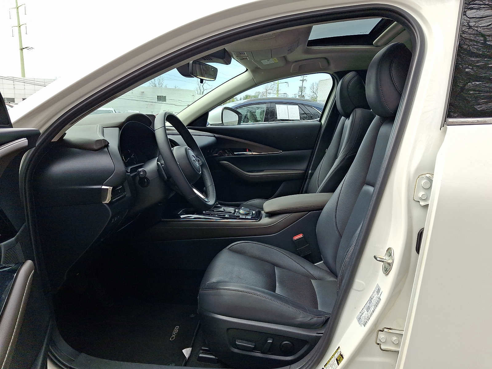 Used 2021 MAZDA CX-30 AWD 2.5 S w/ Premium Package image 14