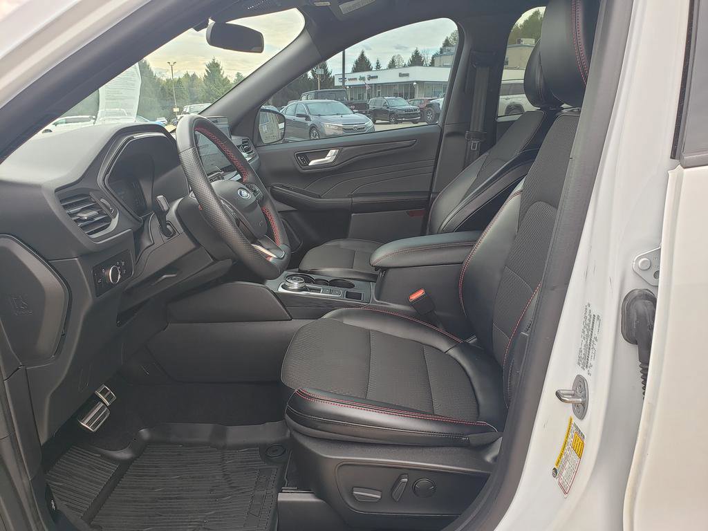 Used 2023 Ford Escape ST-Line w/ Tech Pack #1 AWD/4WD image 10