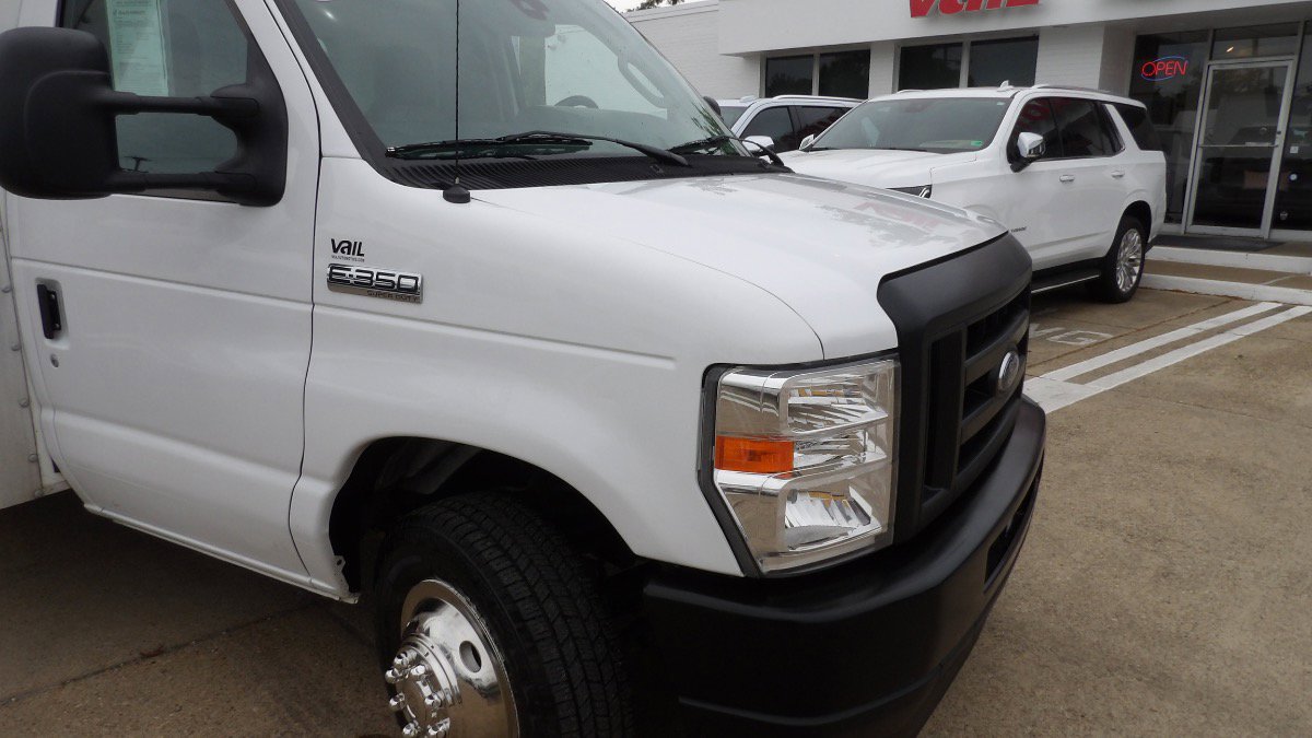 Used 2022 Ford E-350 and Econoline 350 Super Duty RWD image 18