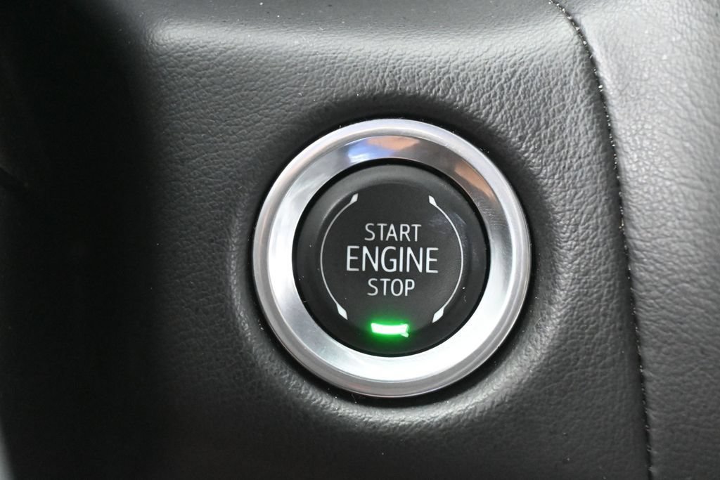 Used 2024 Chevrolet Suburban LT RWD image 30