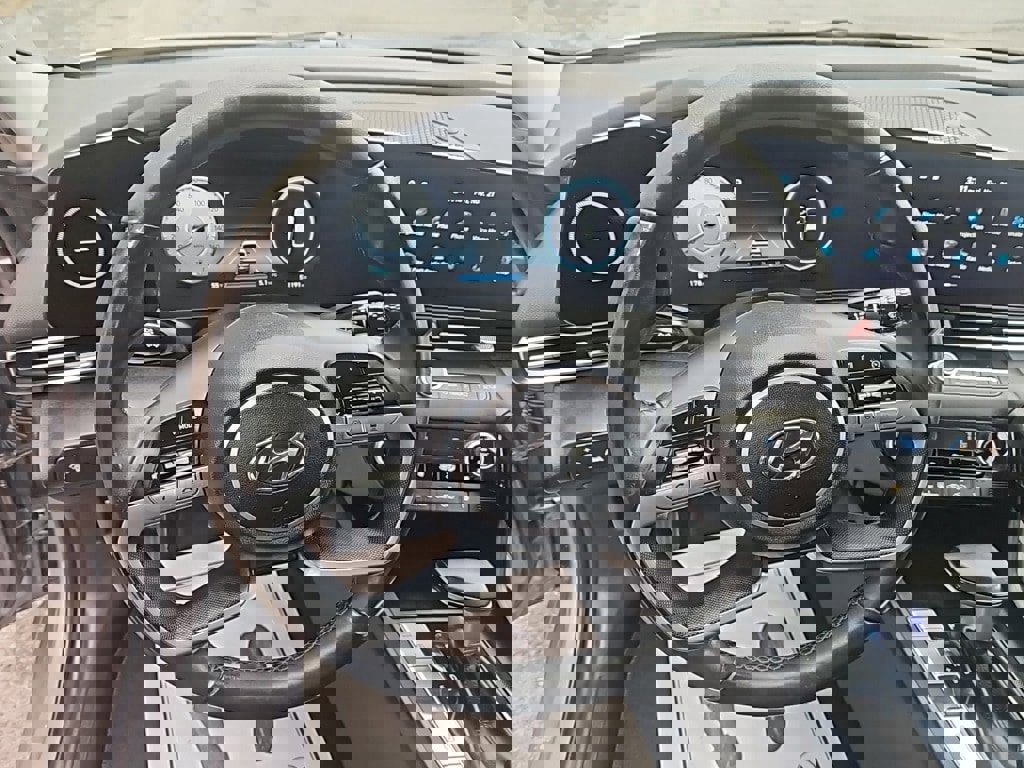 Used 2023 Hyundai Elantra SEL w/ Convenience Package image 12