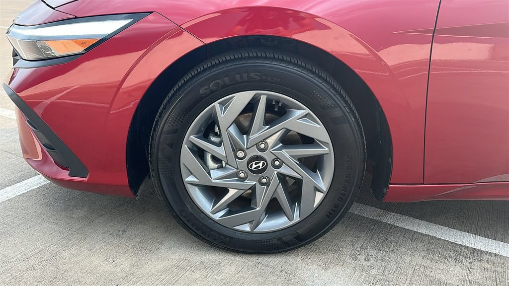Certified 2024 Hyundai Elantra SEL FWD image 6