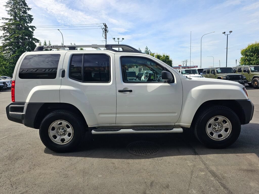 Used 2015 Nissan Xterra X AWD/4WD image 3