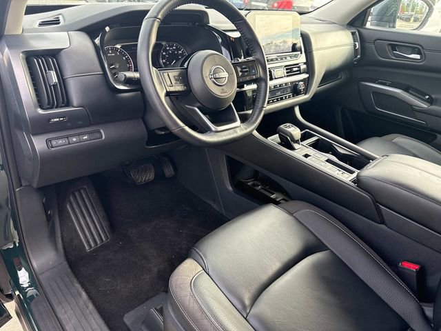 Used 2025 Nissan Pathfinder SL image 24