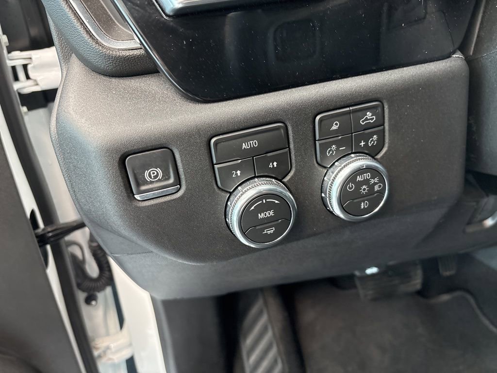 Used 2026 GMC Sierra 1500 SLT image 10