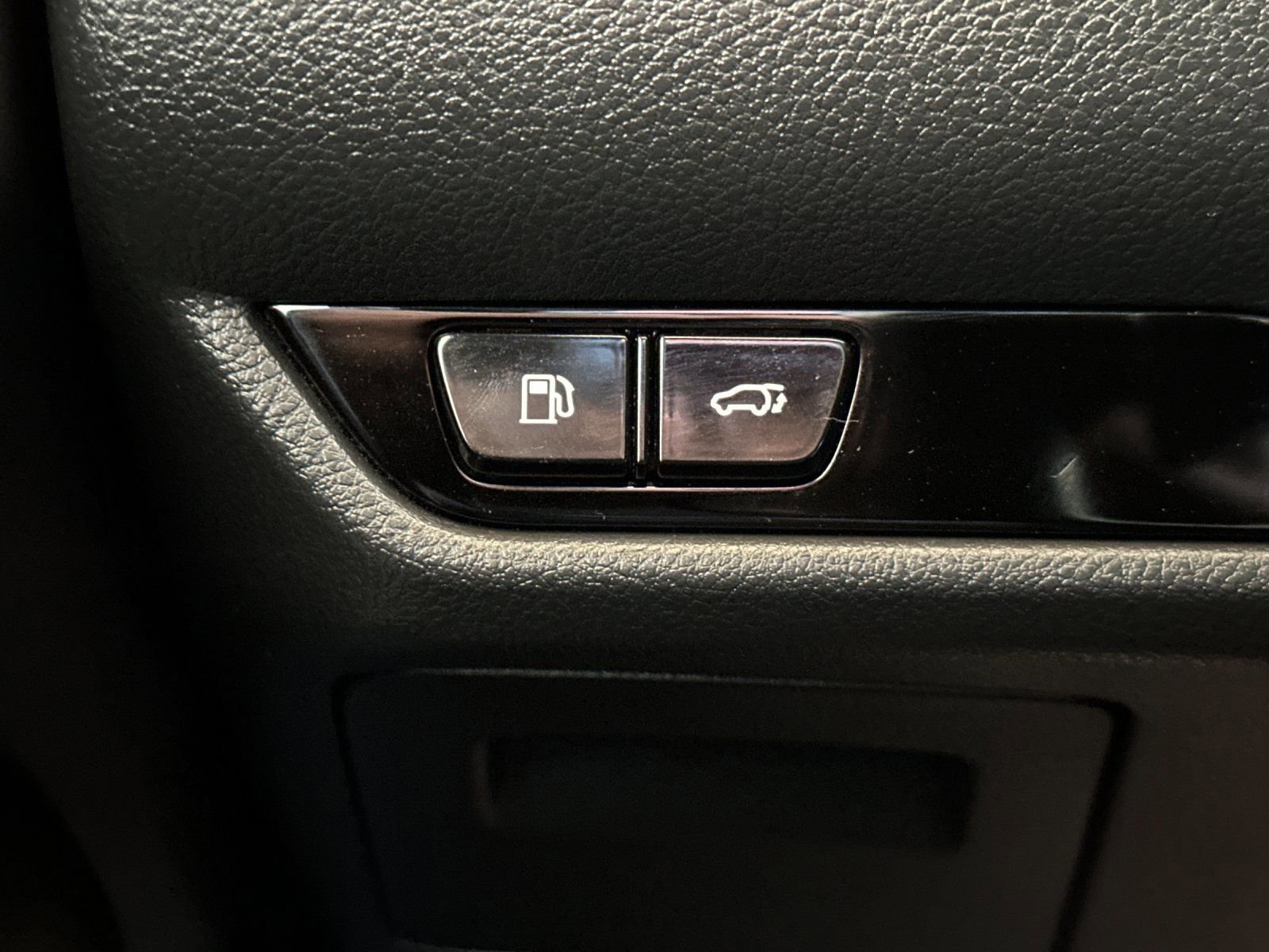 Used 2025 Lexus NX 450h+ F Sport AWD/4WD image 32