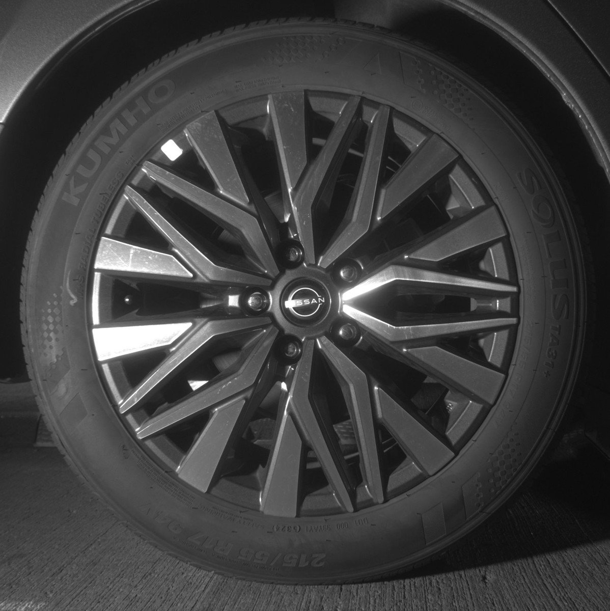 Used 2025 Nissan Altima 2.5 SV FWD image 15