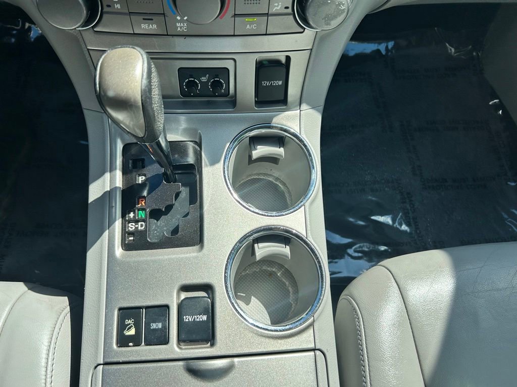 Used 2013 Toyota Highlander SE AWD/4WD image 25
