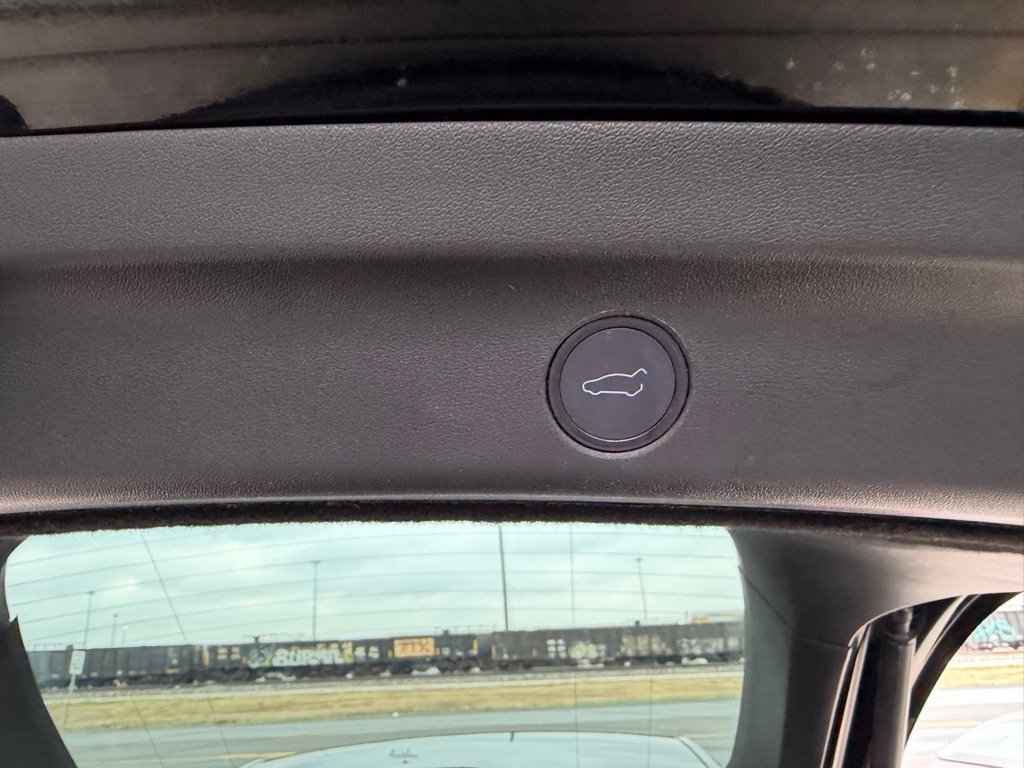 Used 2021 Tesla Model Y Long Range image 24