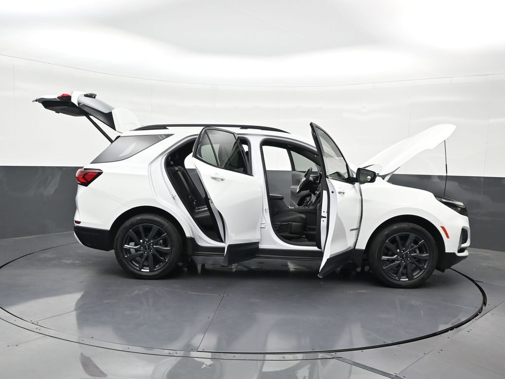 Used 2024 Chevrolet Equinox RS FWD image 32