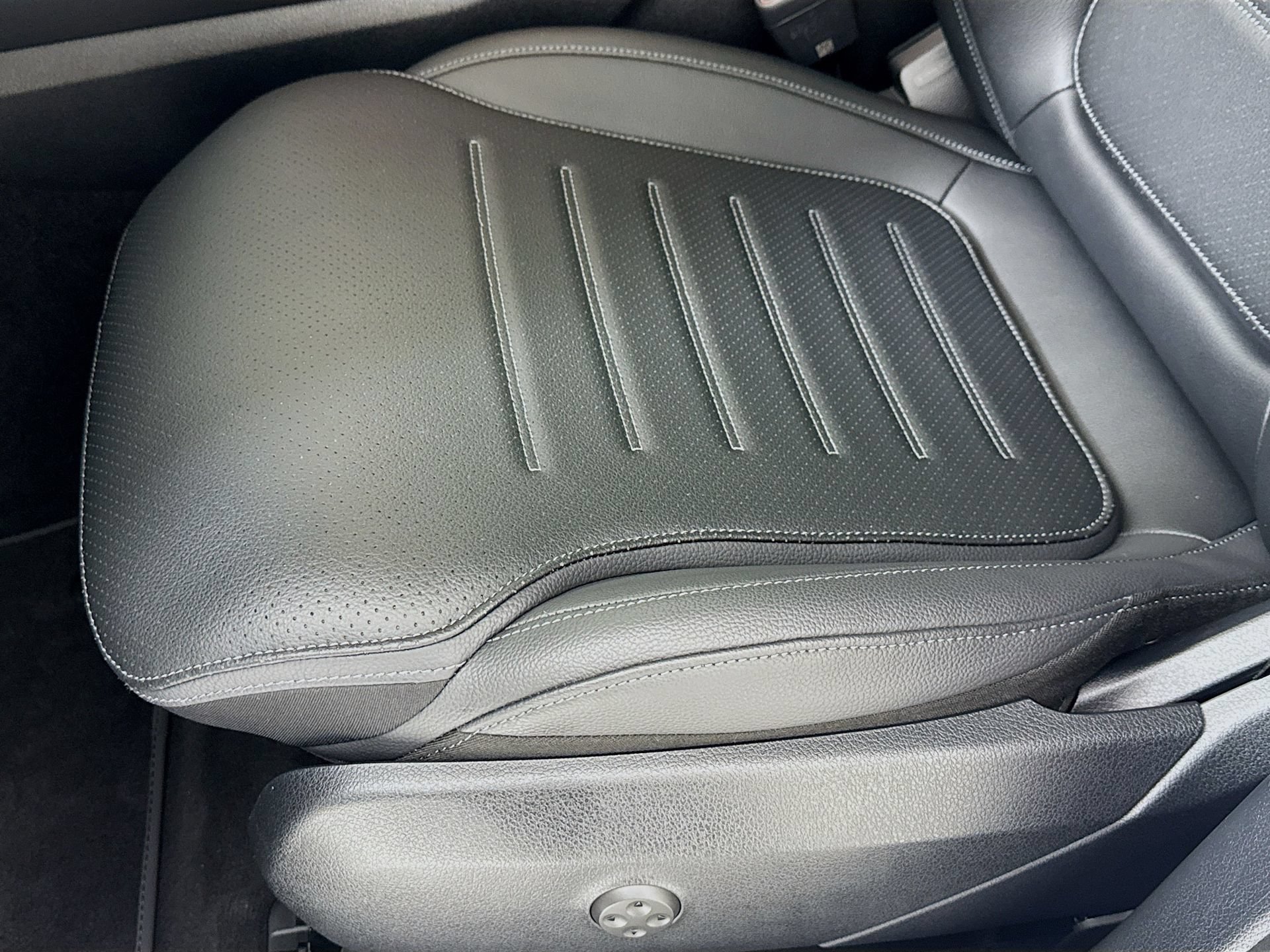 Certified 2025 Mercedes-Benz GLC 300 image 21