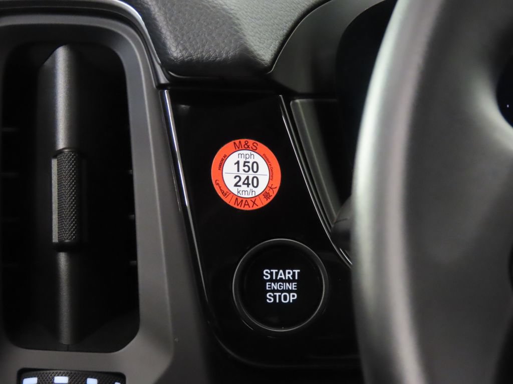 Certified 2025 Porsche Cayenne AWD/4WD image 24