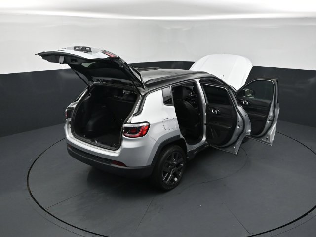 New 2026 Jeep Compass Limited w/ Sun, Sound & Navigation Group AWD/4WD image 29