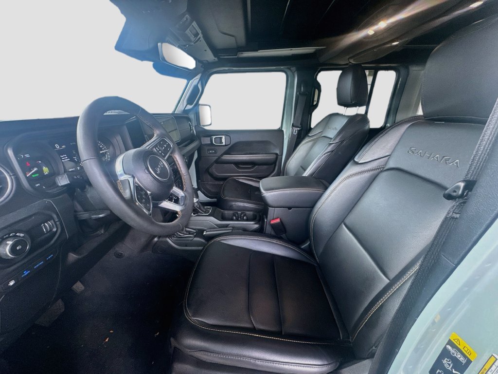 Used 2024 Jeep Wrangler Unlimited Sahara w/ Technology Group AWD/4WD image 23