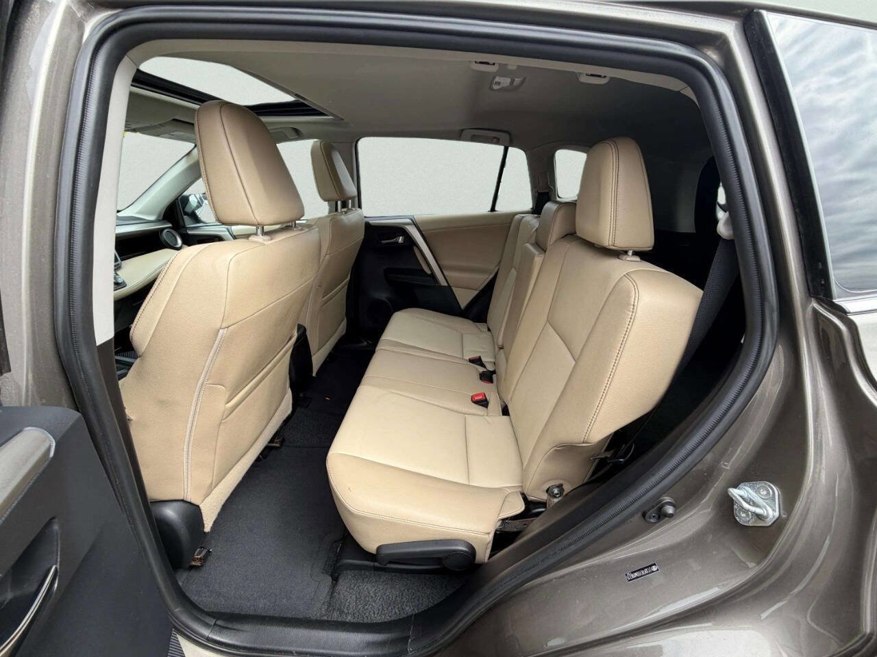 Used 2013 Toyota RAV4 Limited AWD/4WD image 28