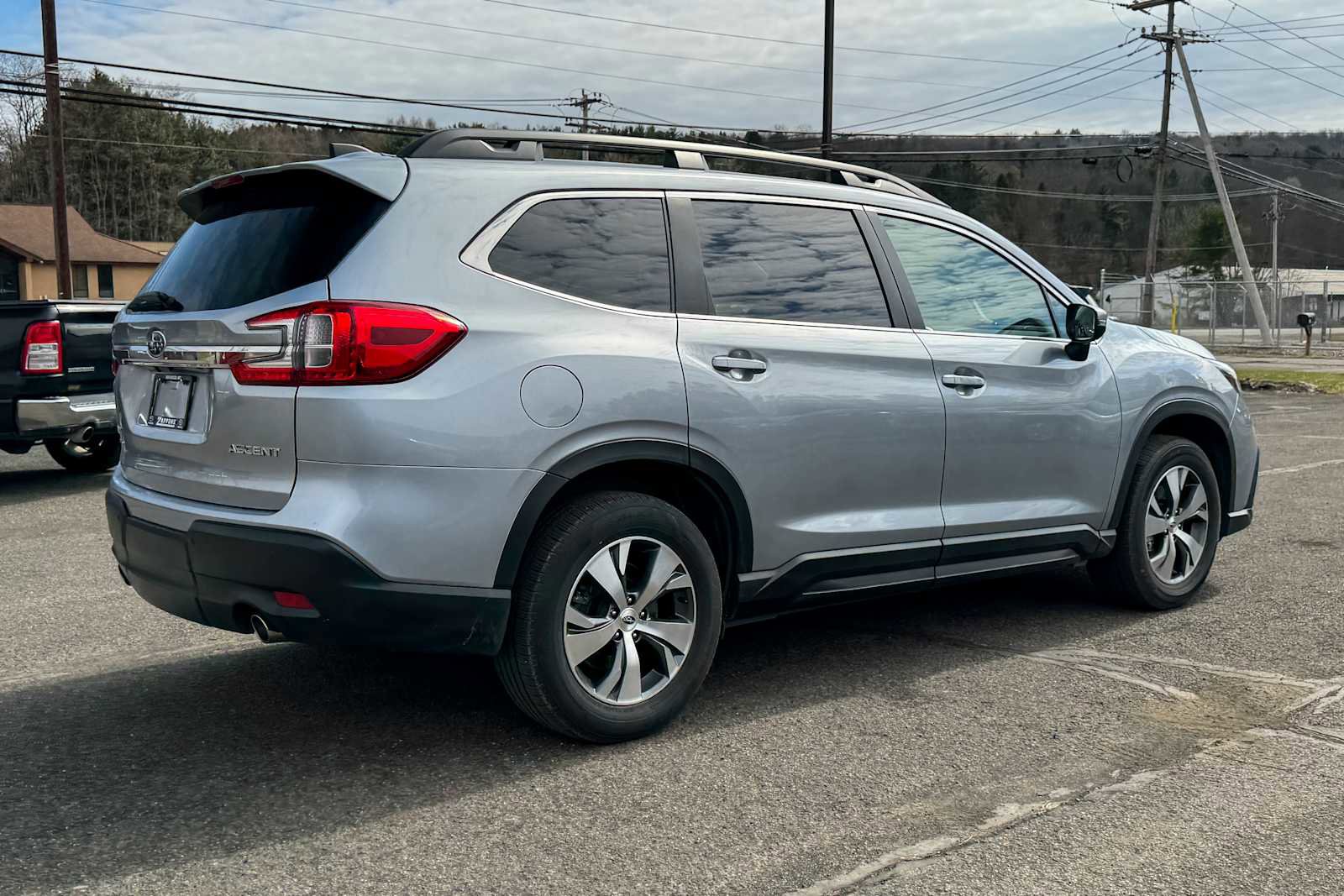 Certified 2023 Subaru Ascent Premium w/ Convenience Package image 3