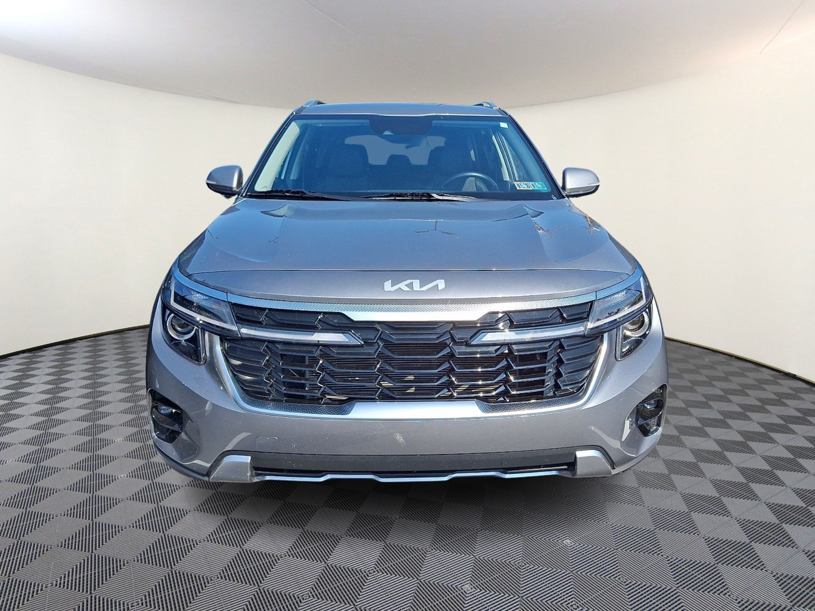 Used 2025 Kia Seltos S AWD/4WD image 2